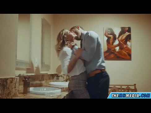 ❤️ ווען אַ באַסטי בלאָנדע סידוס איר אין אַ ציבור אָפּטריט פּאָרנאָ ביי אונדז ☑